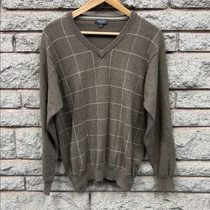 Men's V-Neck Sweater in Brown Checkered Pattern